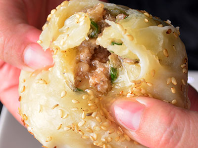 金の豚　餃子　包子